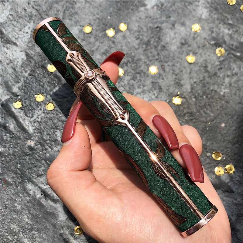 Li Jiaqi recommends peacock mascara woman not dizzy without wearing thick waterproof natural fiber long and long-lasting curling