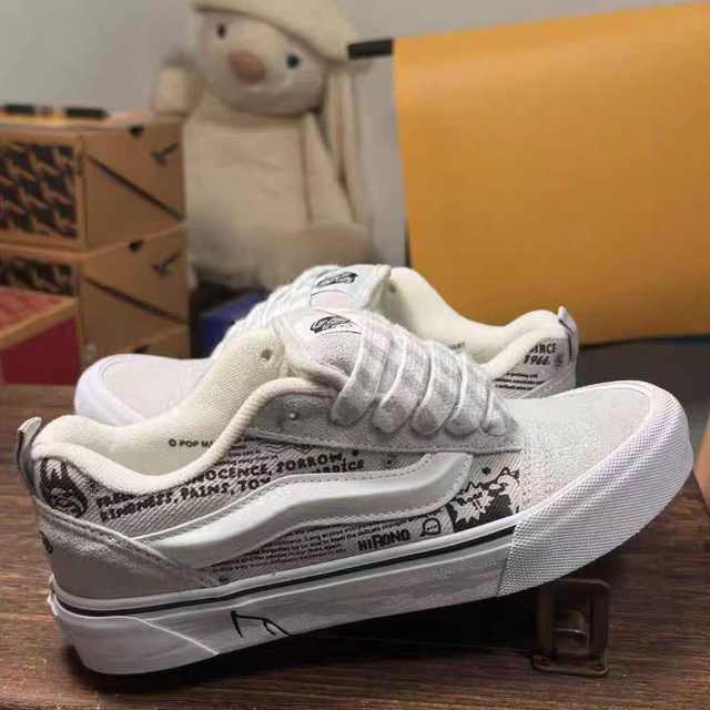 Meiqi Vance Bubble Mart KnuSkool Gray and White Graffiti Bread Shoes Couple Style American Retro Casual Internet Celebrity