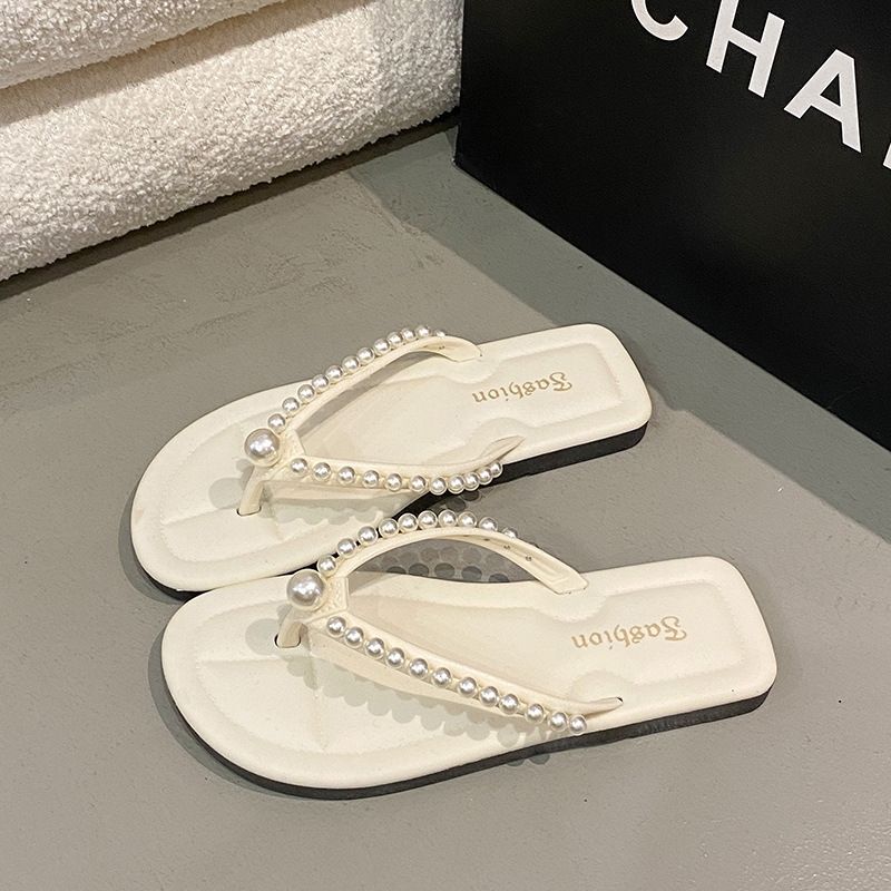 2026 New Style Flip-Flops for Women, Fashionable and High-End, Pearl and Rhinestone Flat Slippers, Non-Slip, Suitable for Vacation and Beach