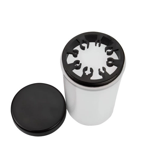 Ручка окрашена в дверной рукав.