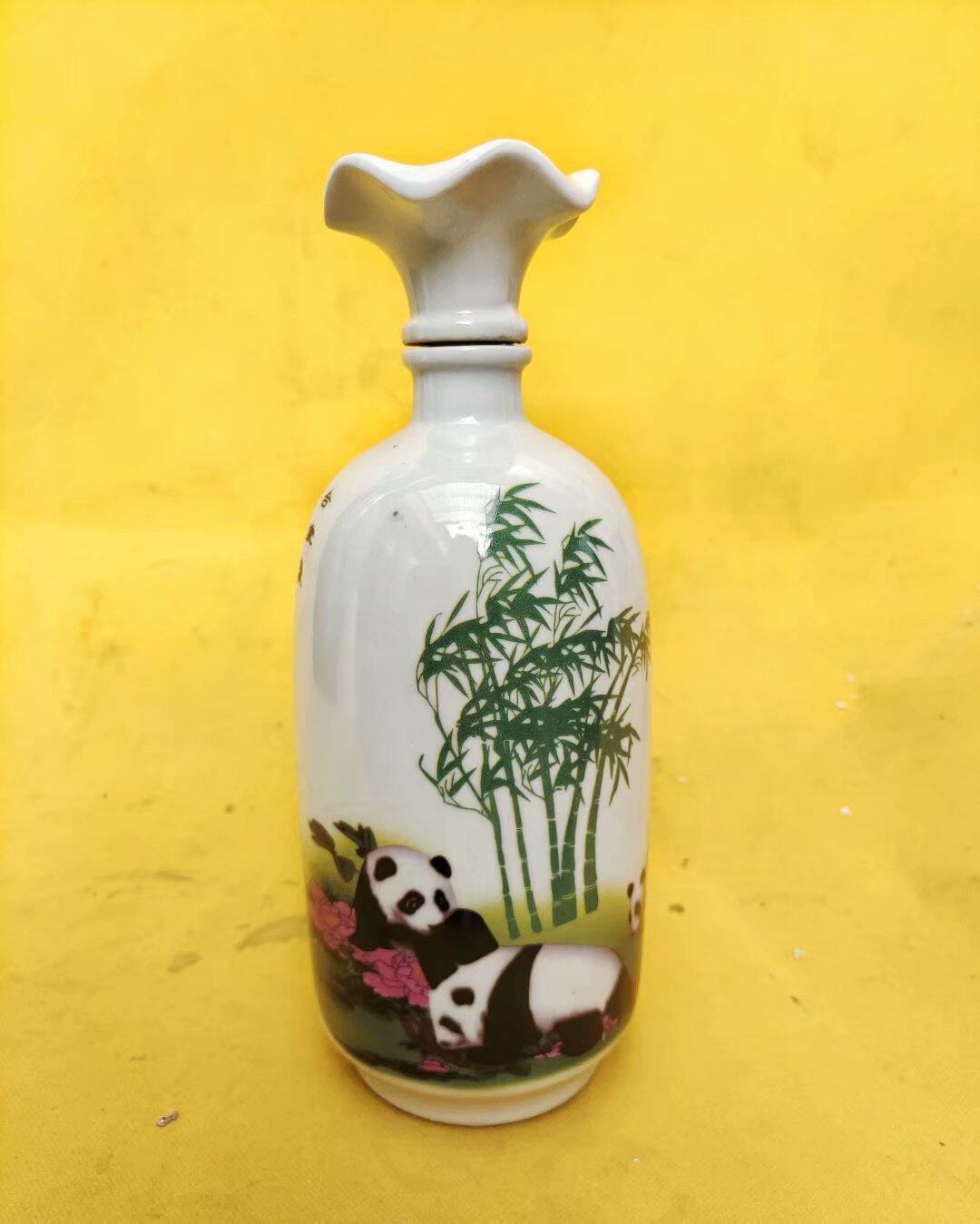 Old wine bottle Jingdezhen ceramic panda wine bottle family carnival 1250ml decoration collection decoration send buckle