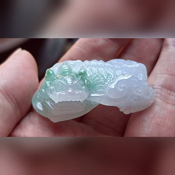 5713 jadeite pixiu pendant for men and women, ice waxy high-end jade overlord pichu pendant, natural a goods to attract wealth