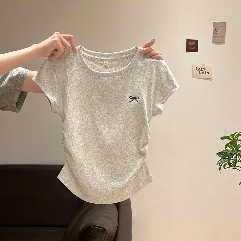 Gray Embroidered Pleated Slim-Fit Round-Neck Short-Sleeve T-Shirt with Bow Detail for Women, Summer 2026 Gray Embroidered Pleated Slim-Fit Round-Neck Short-Sleeve T-Shirt with Bow Detail for Women, Summer 2026