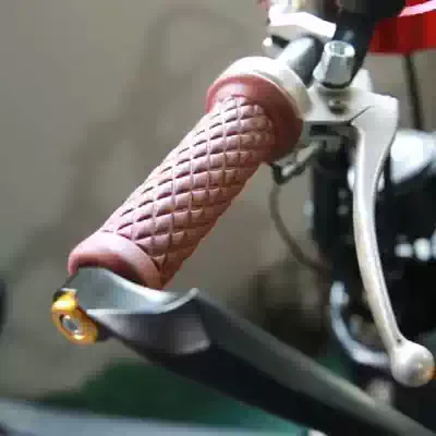 Locomotive handle modified retro street car handlebar Jade scooter soft rubber handlebar set personality throttle Turner