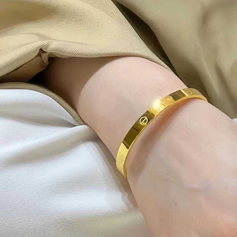 Light Luxury Ultra-Shiny Gold-Plated Heritage Bracelet for Women, Open Design, Simple Style, Simulated Gold Texture, Japanese-Style Bracelet