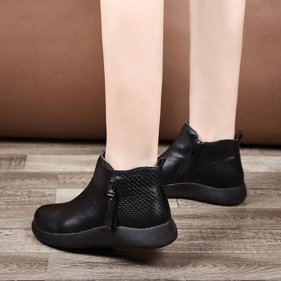 Brand new broken size small size plus velvet leather short boots 2023 autumn and winter casual thick-soled mother's shoes cowhide shoes