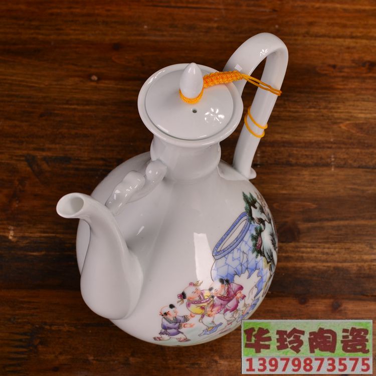 Jingdezhen màu xanh và trắng gốm phong cách Trung Quốc bình một pound tải rượu vang hộ gia đình rượu vang mát cổ retro jug trắng ly pha lê rượu vang