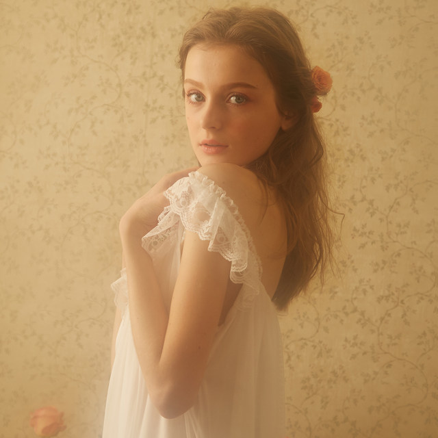 RoseTree Princess Nightgown ແມ່ຍິງ Summer French Palace Pure Desire Pajamas ສີຂາວ Sexy Lace Suspender ເຄື່ອງນຸ່ງຫົ່ມເຮືອນ