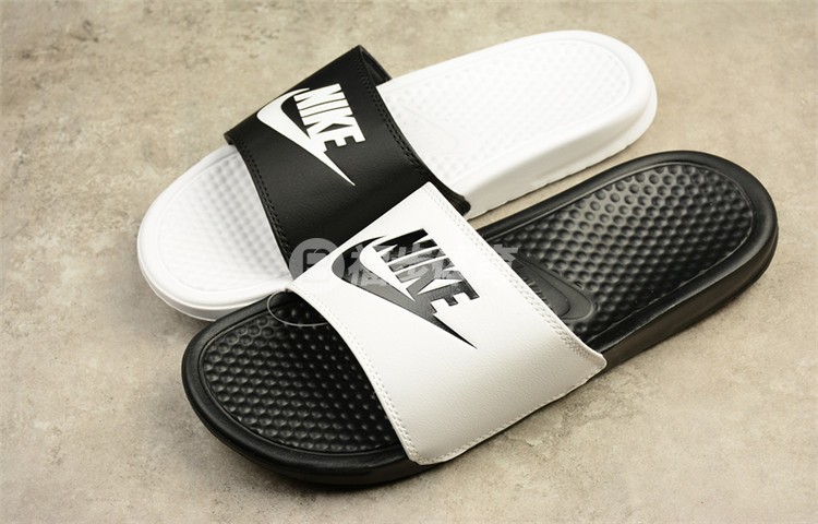 Đôi dép Nike màu đen và trắng 819717-818736-343880-090-100-060-011-102 - Dép thể thao dép đi trong nhà