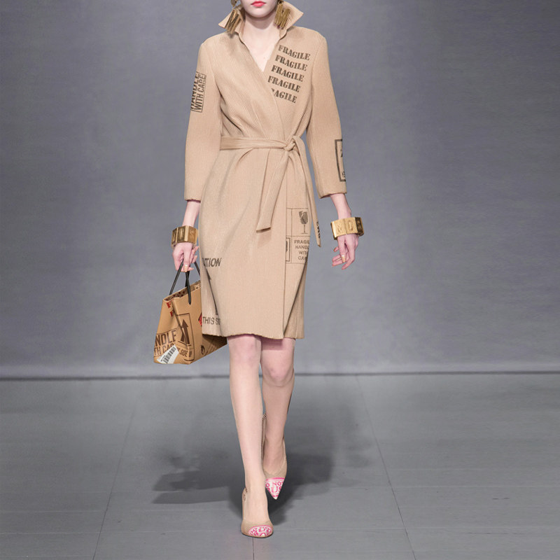 2017秋装新款女装时尚优雅气质字母印花长袖系带中长款外套大衣