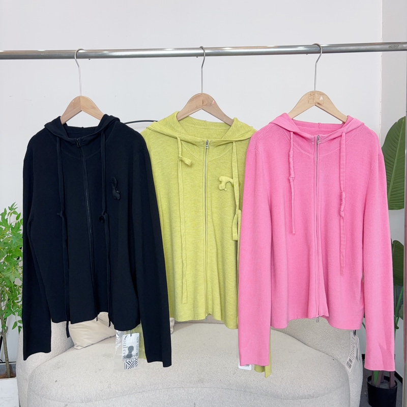 Su X: Three-Color Hooded Sweatshirt Sc6910817 Non-Returnable