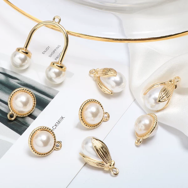 Товары от 魔王咚市集