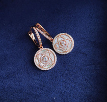 Pure 18K gold American imported Mosan drill French hollow round white Fritillaria Lotus earrings to send girlfriend friends