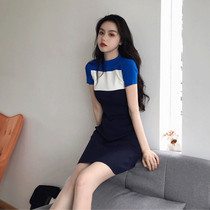 2022 Xias name Yuanyuan Xiaoxiang Wind splicing to repair the supersenssen Department light cooked wind collection waist display slim fit gluteal and hip dress