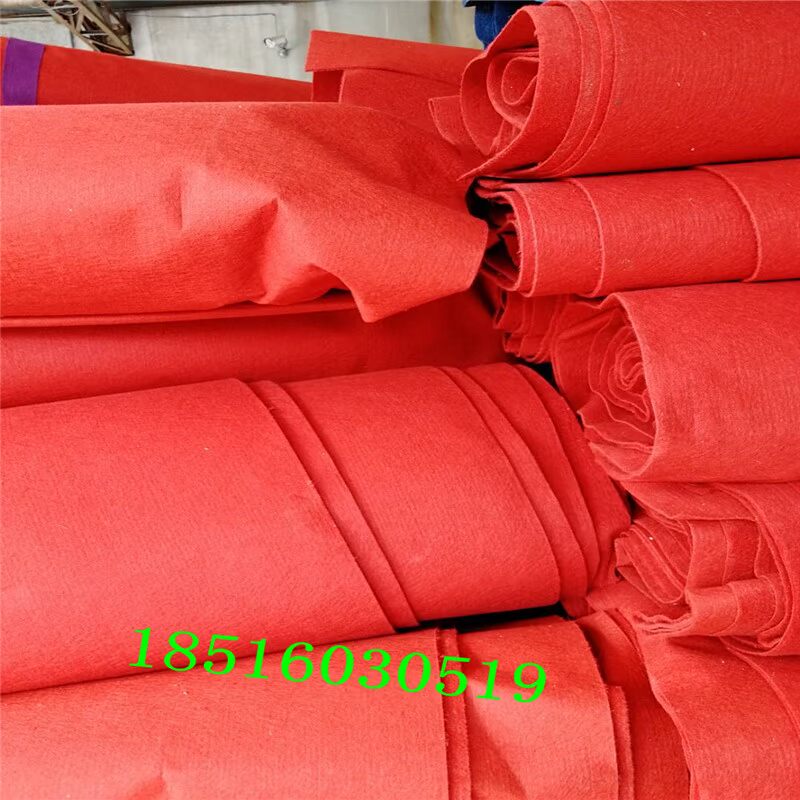 Các nhà sản xuất của một số lượng lớn khách đến được đề nghị sử dụng thảm chải dày 5 mm đã qua sử dụng để bảo vệ nguồn cung thảm cũ chống rơi thảm lông trải sàn phòng ngủ