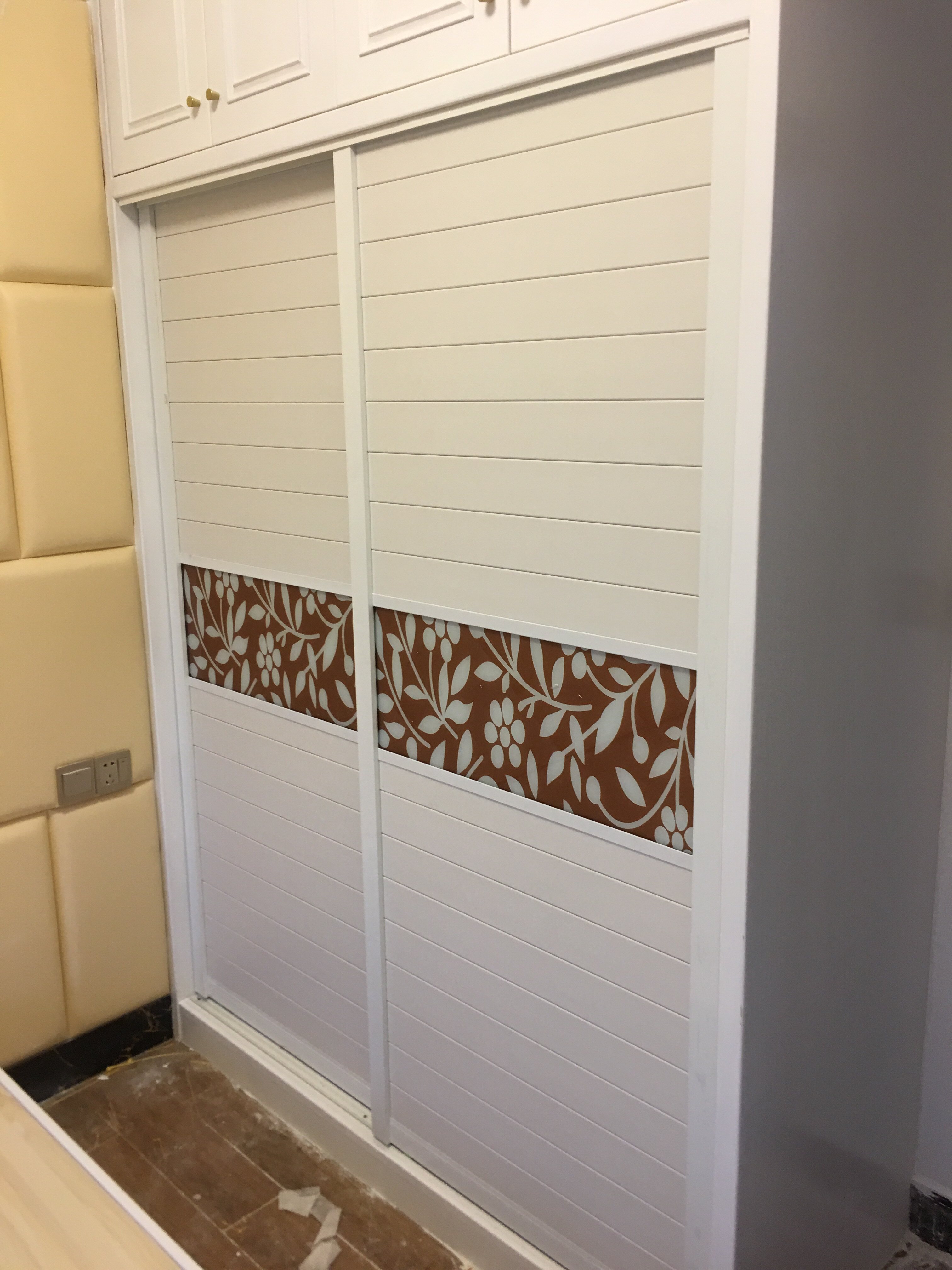 Wardrobe sliding door modern minimalist aluminum alloy sliding sliding door small shutter 2 doors 3 doors wood plastic glass sliding door customized