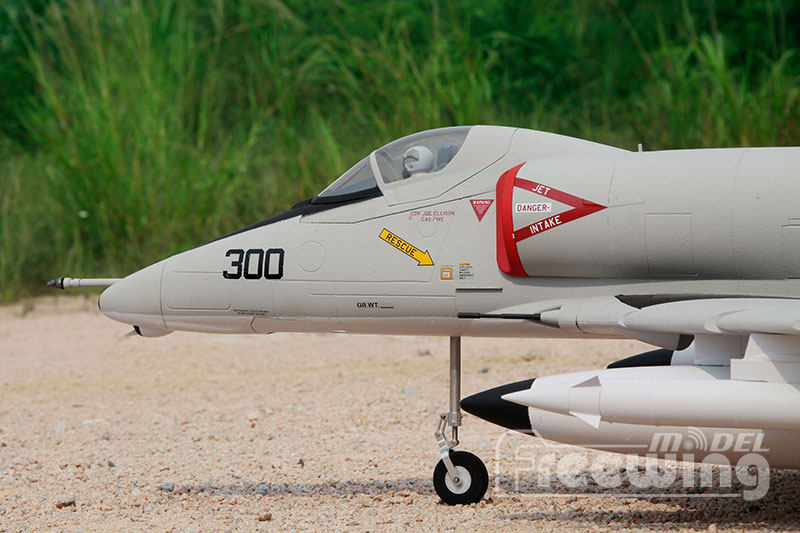 Самолет на дистанционном управление freewing 飞翼模型 a-4e/f 天鹰 80mm涵道 遥控模型飞机 Flying