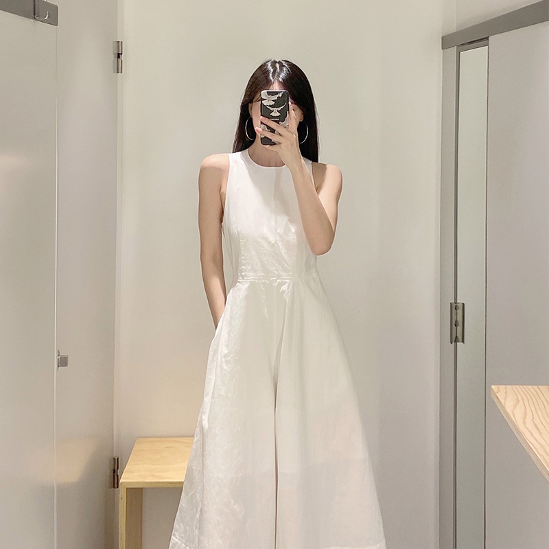 Minimalist Cosniu Style White Waist-Cinching Sleeveless Loose Backless Wide-Leg Jumpsuit, New for Summer 2026 Minimalist Cosniu Style White Waist-Cinching Sleeveless Loose Backless Wide-Leg Jumpsuit, New for Summer 2026