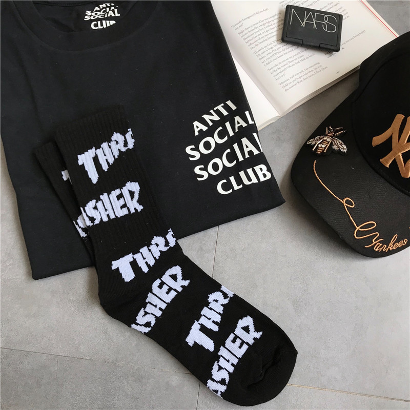 4 cặp Châu Âu và Mỹ ins chết fly thể thao vớ skateboard đường phố tide thương hiệu hip hop vớ cotton nam giới và phụ nữ các cặp vợ chồng trong vớ