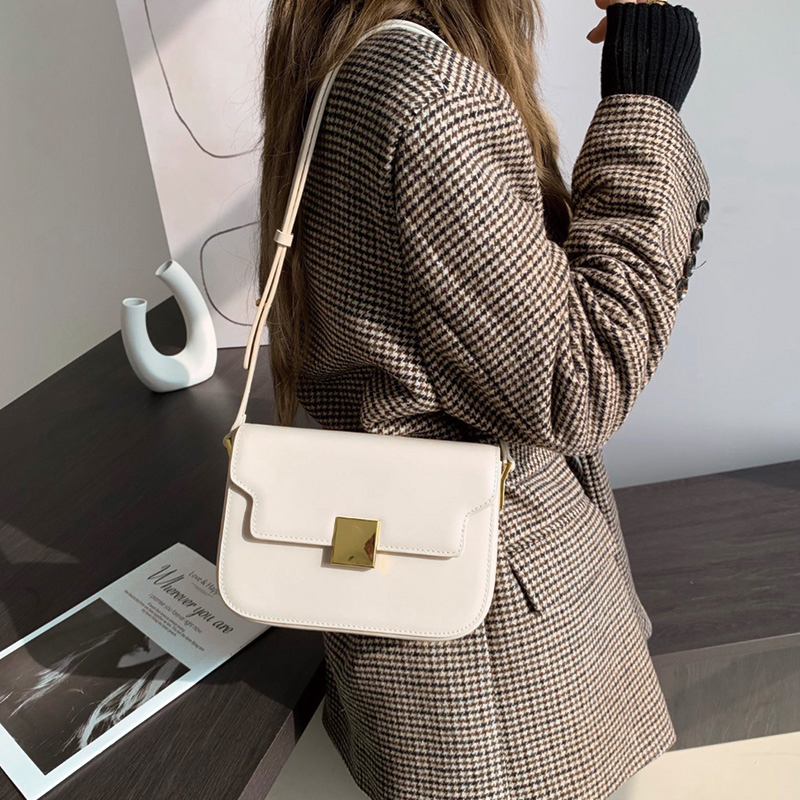 Fashion all-match cowhide shoulder messenger bag women's high-end retro small square bag women's new simple foreign style tofu bag