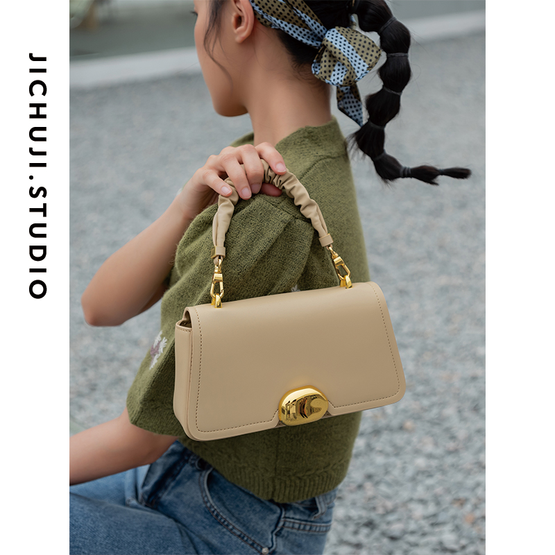 Simple pleated handbag commuting all-match shoulder Messenger bag women's high-end sense small square bag new trendy small bag