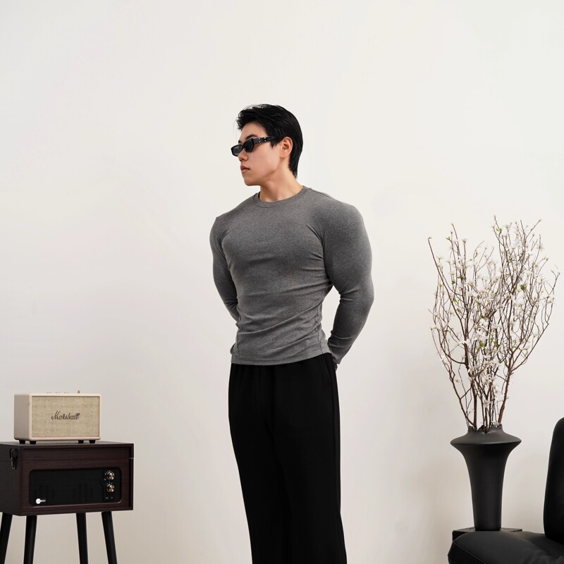 Illusion Unit Three-Color Tight-Fitting Stretch Long-Sleeve Shirt, Soft and Skin-Friendly, Makes You Look Bigger, Comfortable Autumn and Winter Base Layer Long-Sleeve Shirt