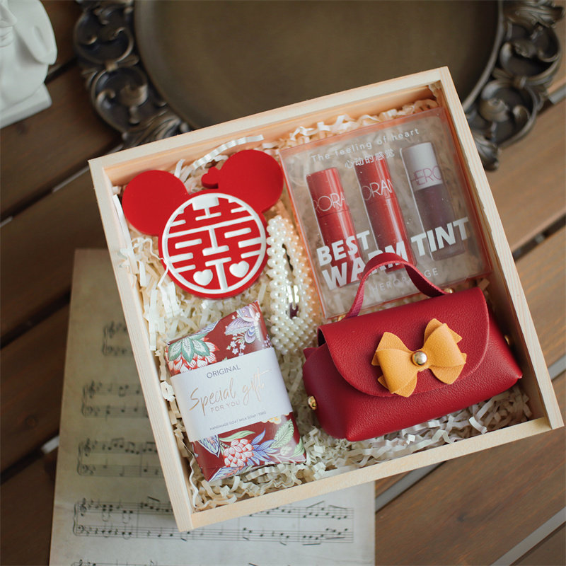 Teacher's Day gift Mori accompanied by a female bridesmaid Lilly wedding High Dingding Opening Back to the gift box empty wooden-Taobao
