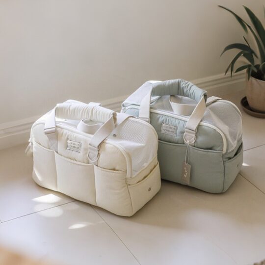 Portable dog bag for outdoor use in autumn and winter, warm outdoor cat bag, breathable portable pet backpack, large capacity cat shoulder bag