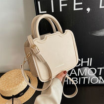 100 hitch ins2022 new wave fashion retro hand small square slanted satchel with delicate high-grade foreign air single shoulder bag