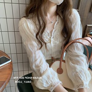 High-End French-Style Niche Tops for Early Autumn, Gentle and Ethereal Lace Shirts, V-Neck Shirts, Long-Sleeved Unique and Beautiful Blouses