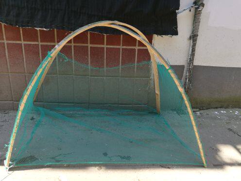 Fishing shrimp tool feet kick in the bottom of the net only when the nets kick in the zither and kick the fish and kick the fishing nets.