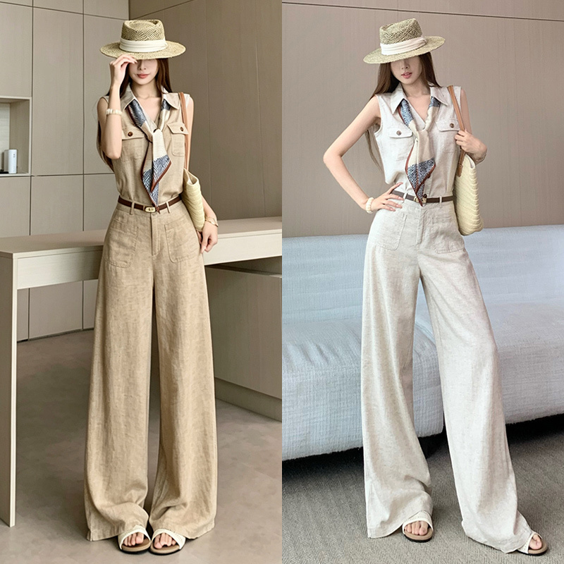 A Complete Set of Elegant Outfits: Korean-Style Old Money Style Sleeveless Top with Scarf + Straight Wide-Leg Pants with Belt