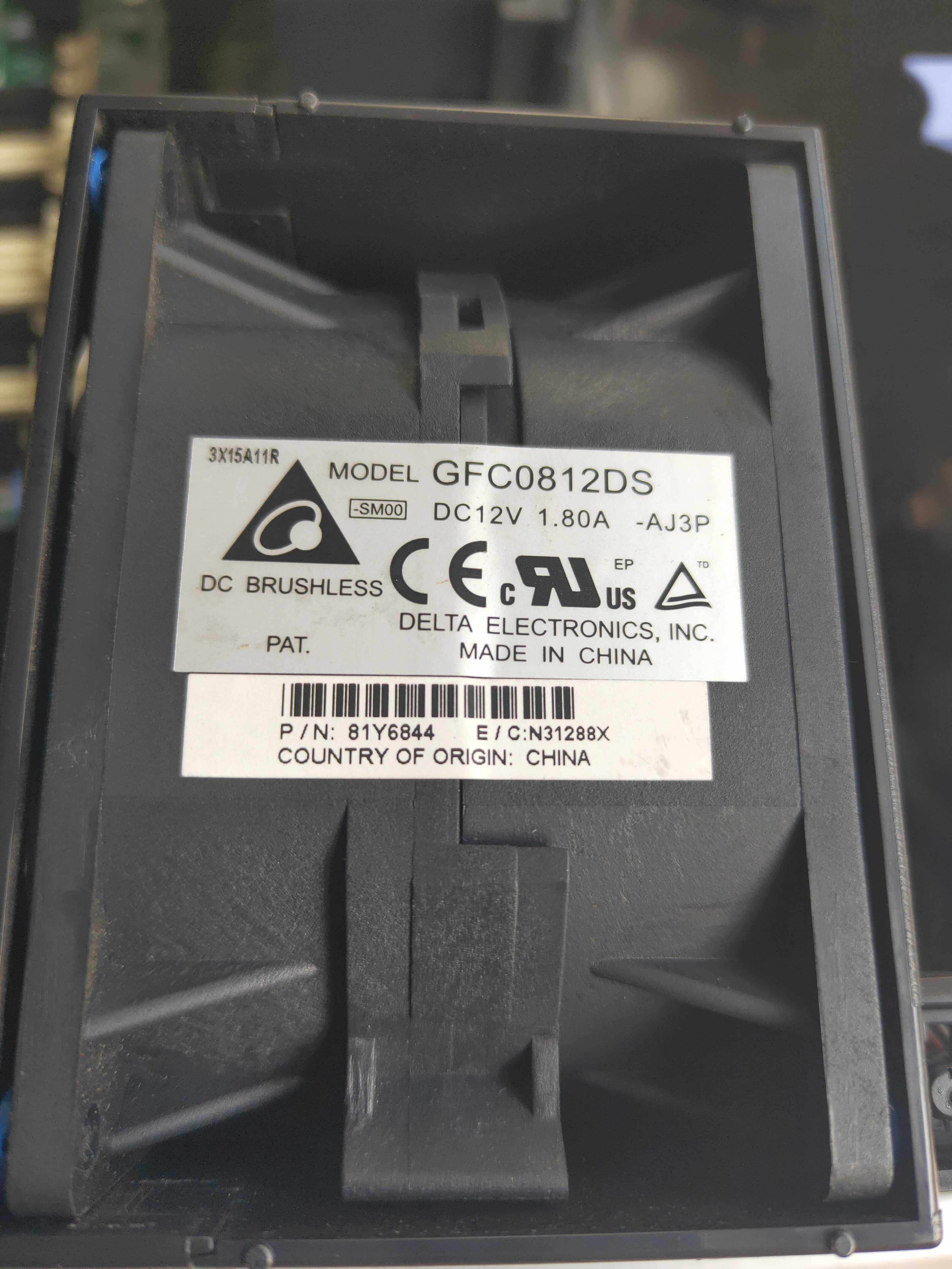 Brand new color original dress IBM X3650M4 server fan 94Y6620 81Y6844 69Y5611 69Y5611