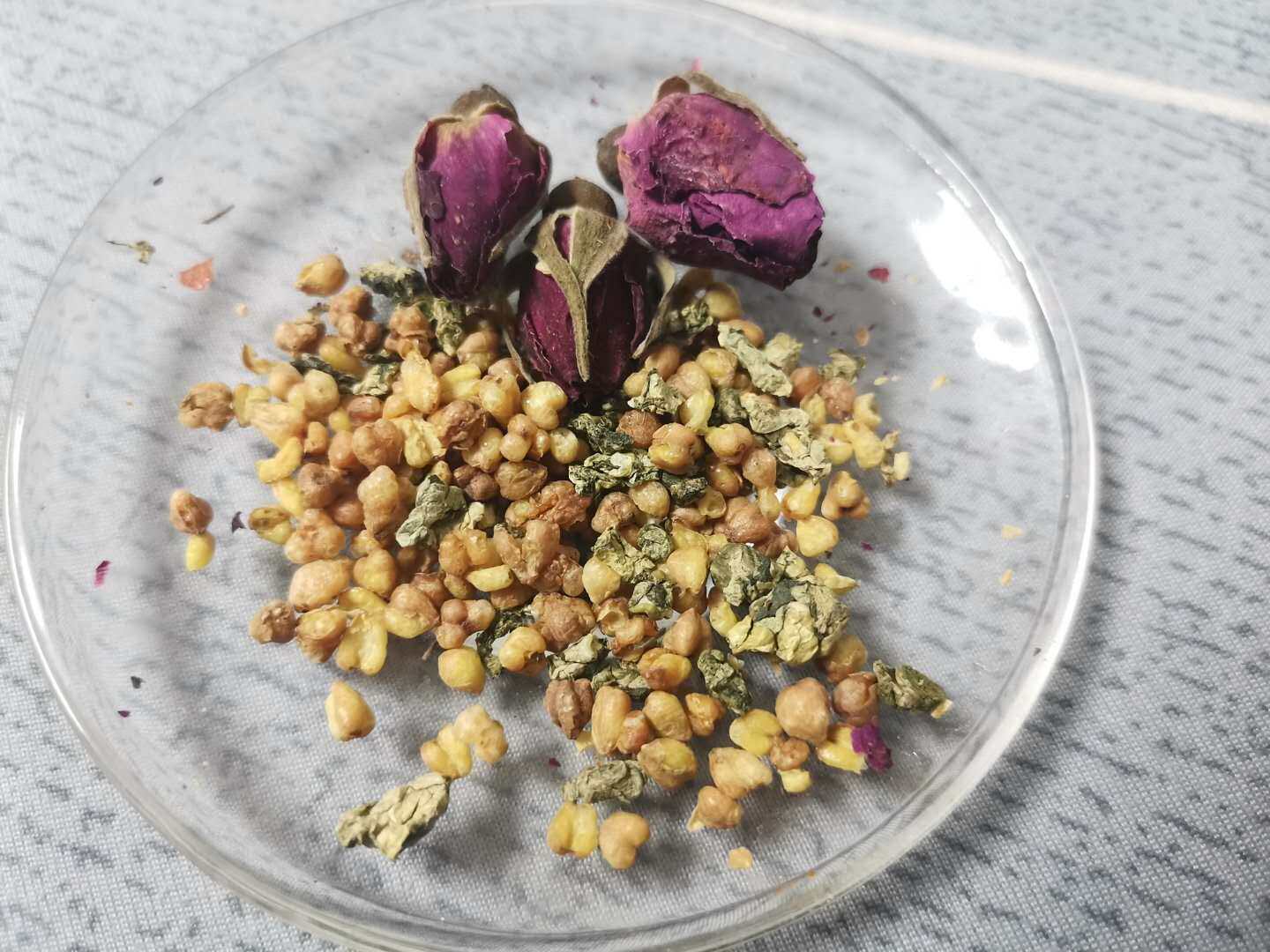 Rose lotus leaf tea bitter buckwheat version and the sicklesenna version