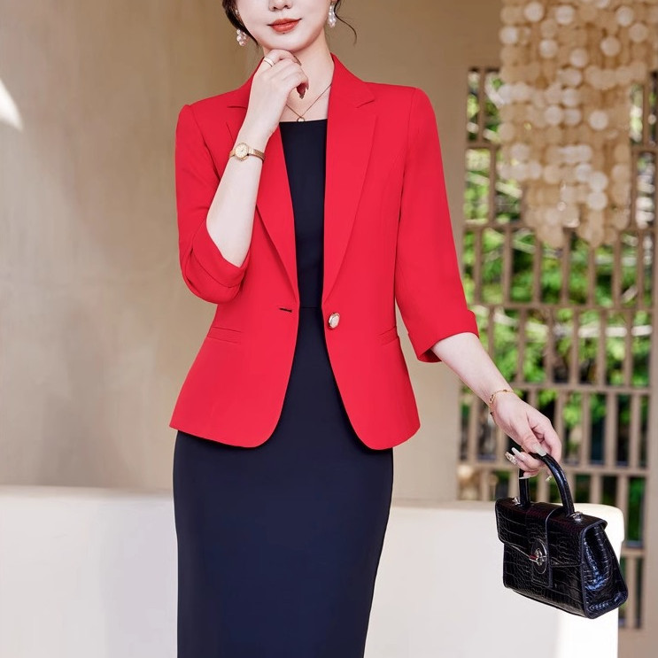 2024 Summer New High-End Three-Quarter Sleeve Blazer for Women, Slim Fit Short Style, Host Suit, Bright Red