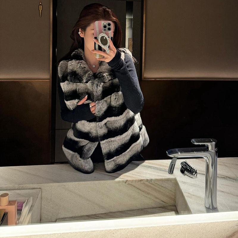 2025 New Autumn and Winter High-End Fashionable Blue Chinchilla Coat for Women, Eco-Friendly Rex Rabbit Fur Vest for Women