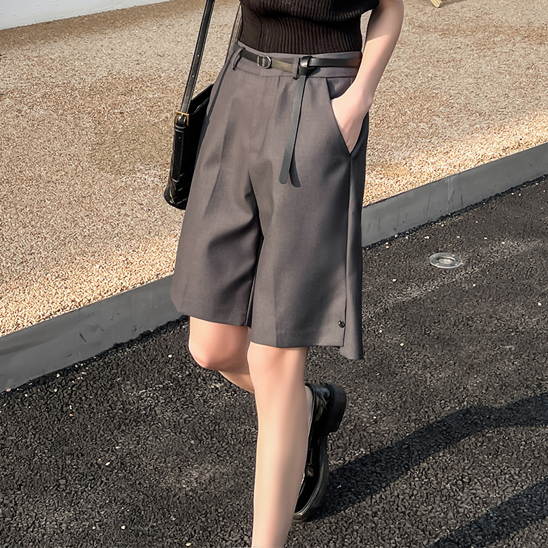 Gray Suit Shorts for Women, Spring and Summer New High-End Five-Point Pants, Loose, Slightly Wide, Slimming, Casual Suit Pants, Mid-Length Pants
