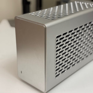 Портативный мини ITX шасси Поддерживает SFF и BKB резервной назад структура с воздушным охлаждением излучающий дизайн