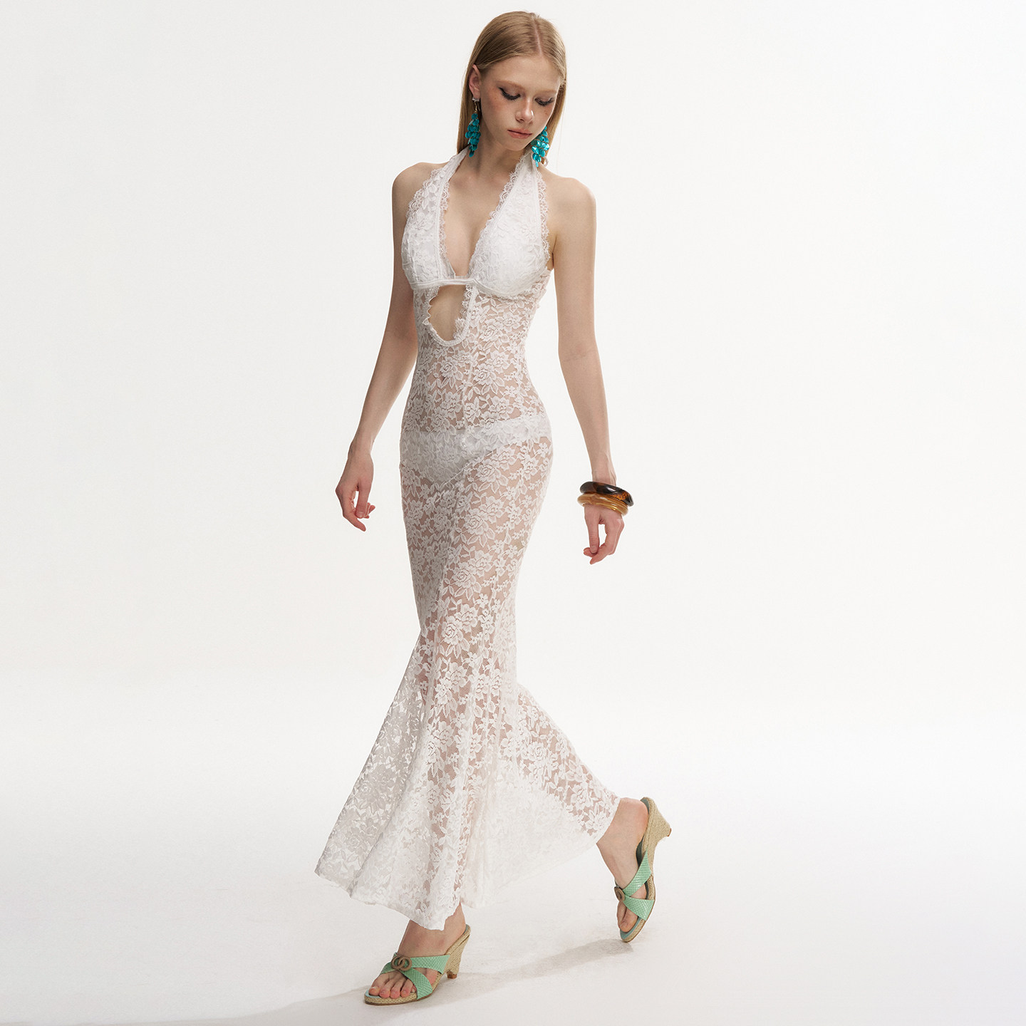 粉色海岛度假泳衣怎么选择？