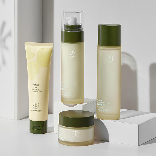 Yunmu White Truffle Cordyceps Water Emulsion Four-Piece Set Single Product Hydrating Moisturizing Brightening Skin Set Four-Piece Set for Female Students