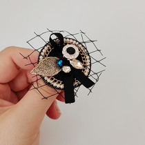 Handmade retro court black mesh chain pearl brooch Joker coat accessories magnet buckle badge
