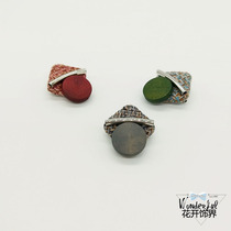 Simple Korean brooch niche fashion personality geometric wooden magnet without trace corsage jacket with accessories pin