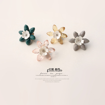 Small brooch female simple Joker cute crystal flower prick mini PIN anti-light buckle Korean accessories