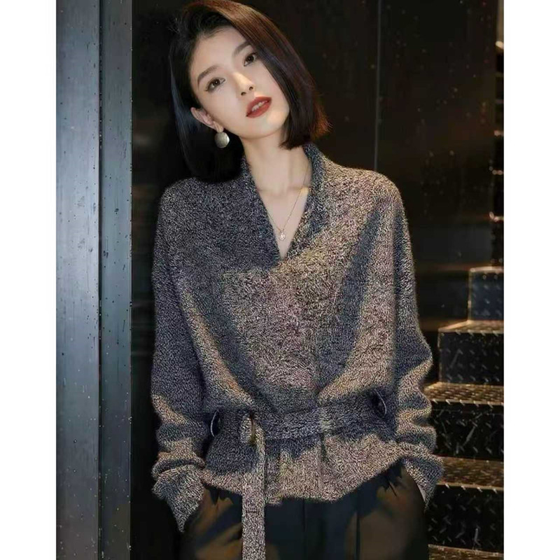 Authentic Gejia New 2026 Autumn and Winter French-Style Elegant V-Neck Wool Knitwear with Waist-Cinching Tie for a Slimming Effect Authentic Gejia New 2026 Autumn and Winter French-Style Elegant V-Neck Wool Knitwear with Waist-Cinching Tie for a Slimming Effect