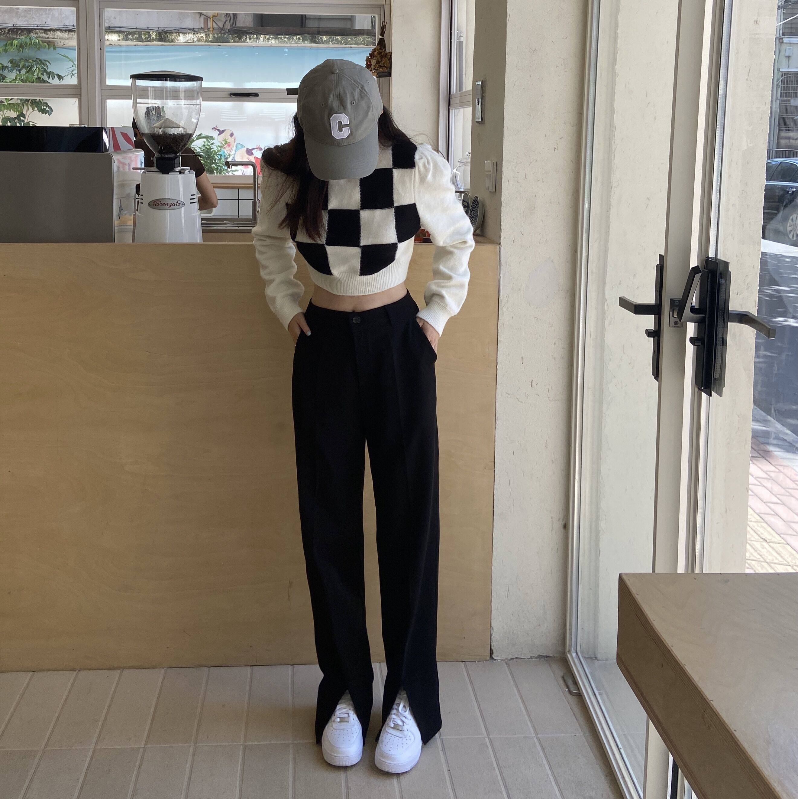 The new high-waisted thin loose hip-covering straight casual slit suit pants mopping pants cover the flesh and have long legs