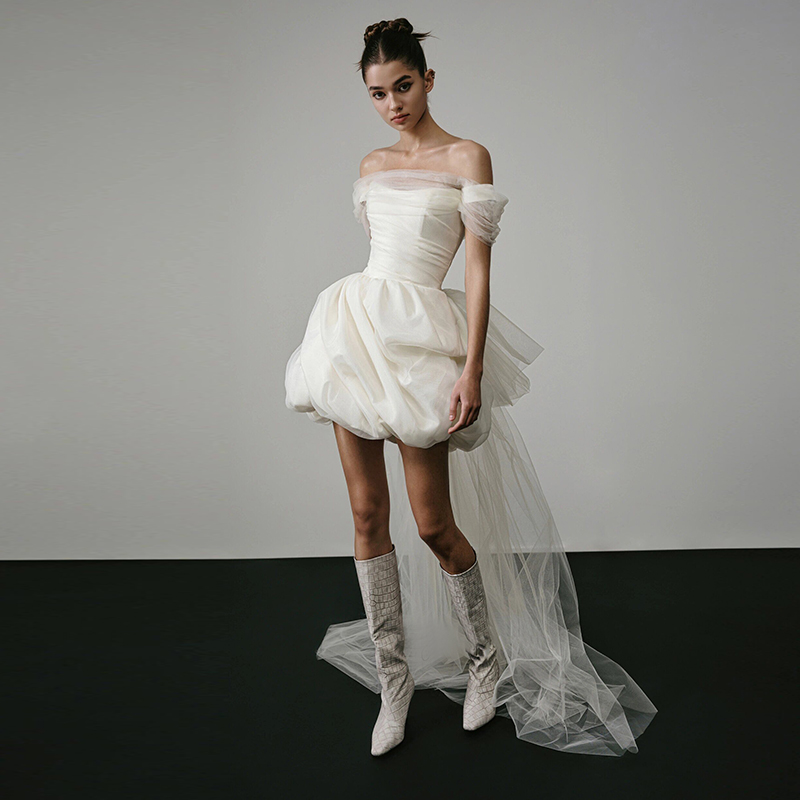 Advanced wedding dress, white short mini-skirt, open shoulders, high-quality style, suitable for teen
