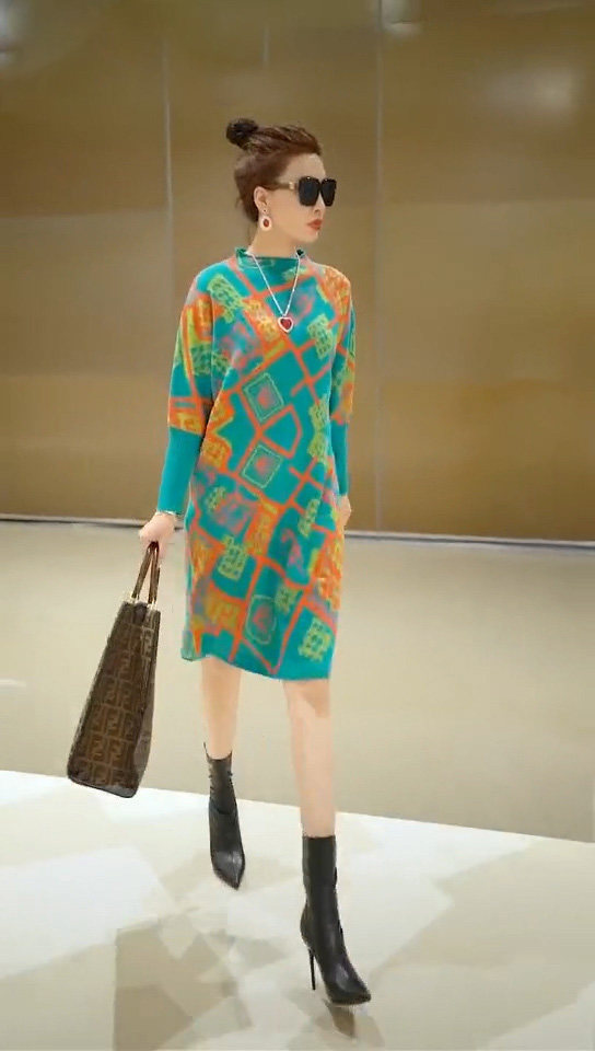 Suelen Wool Dress Image 3