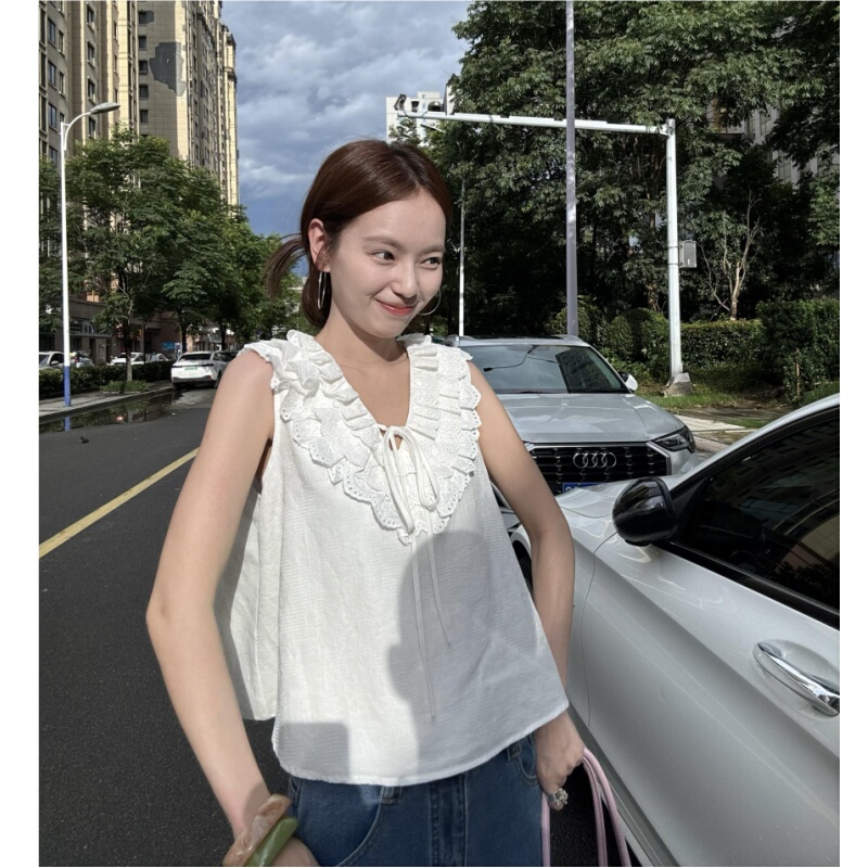 Placeorder Retro French Lace Off-White Top for Women Summer Asymmetrical Hem Knitted Texture A-Line Vest