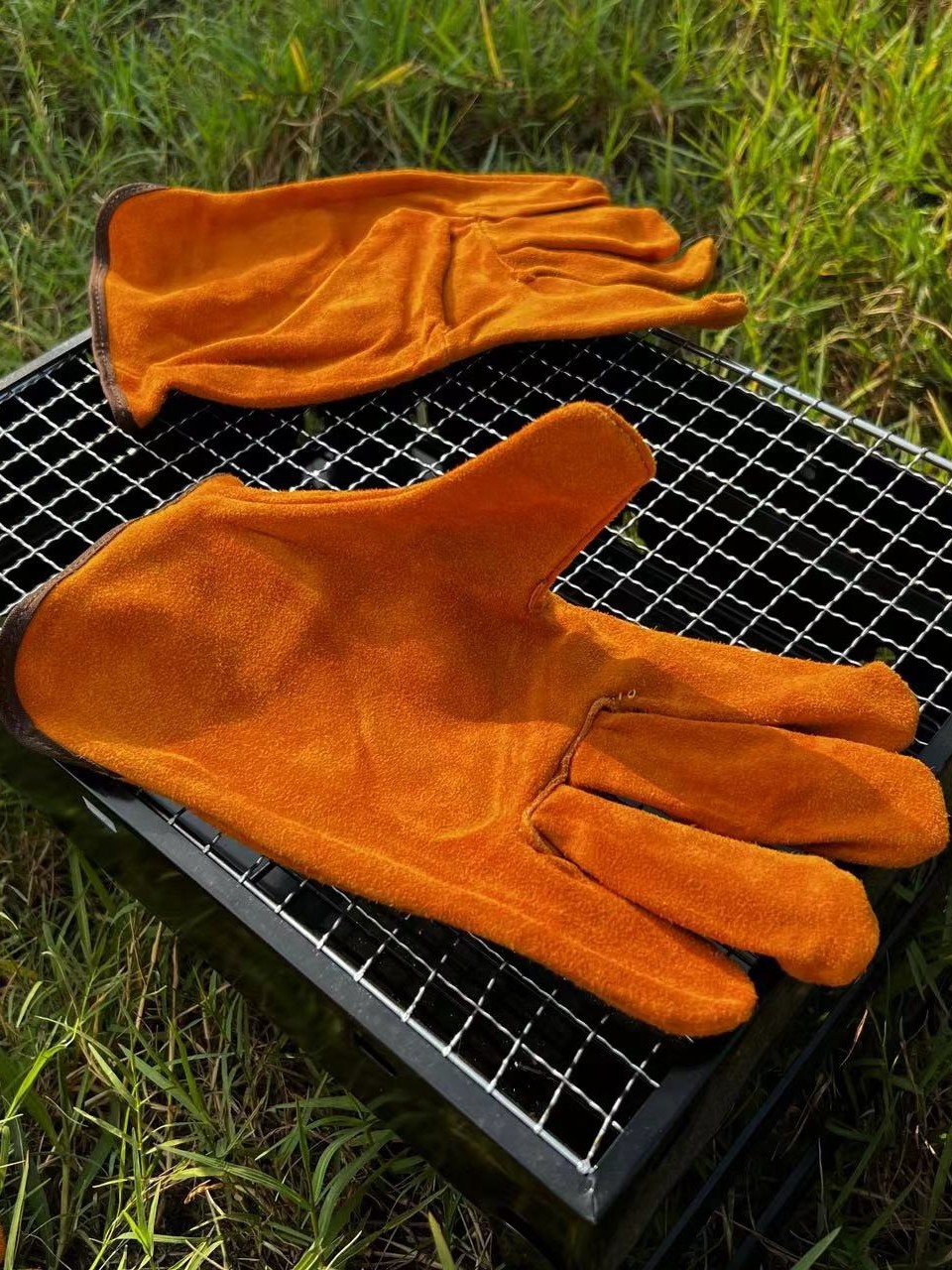 Thickened Cowhide Outdoor Protective Gloves, Heat-Insulating Gloves, Outdoor Gloves, Camping Barbecue Labor Protection Gloves, Wear-Resistant and Anti-Scalding