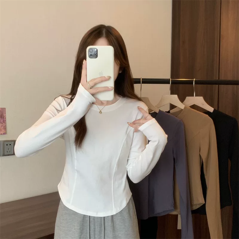 Осень базовый body-friendly дизайн белый лонгслив, 2022 год, slim fit, тренд сезона
